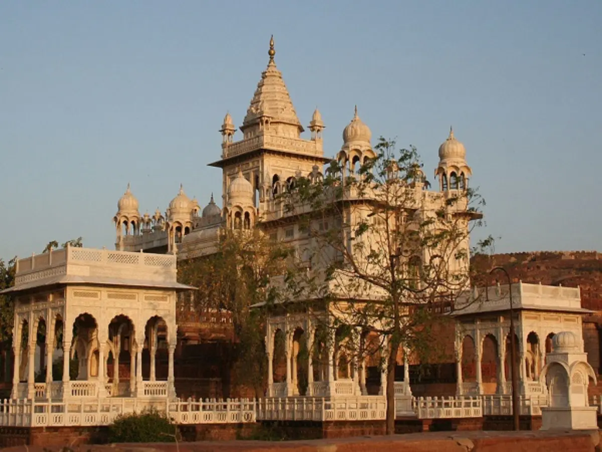 बड़े राजघरानों को किया परेशान