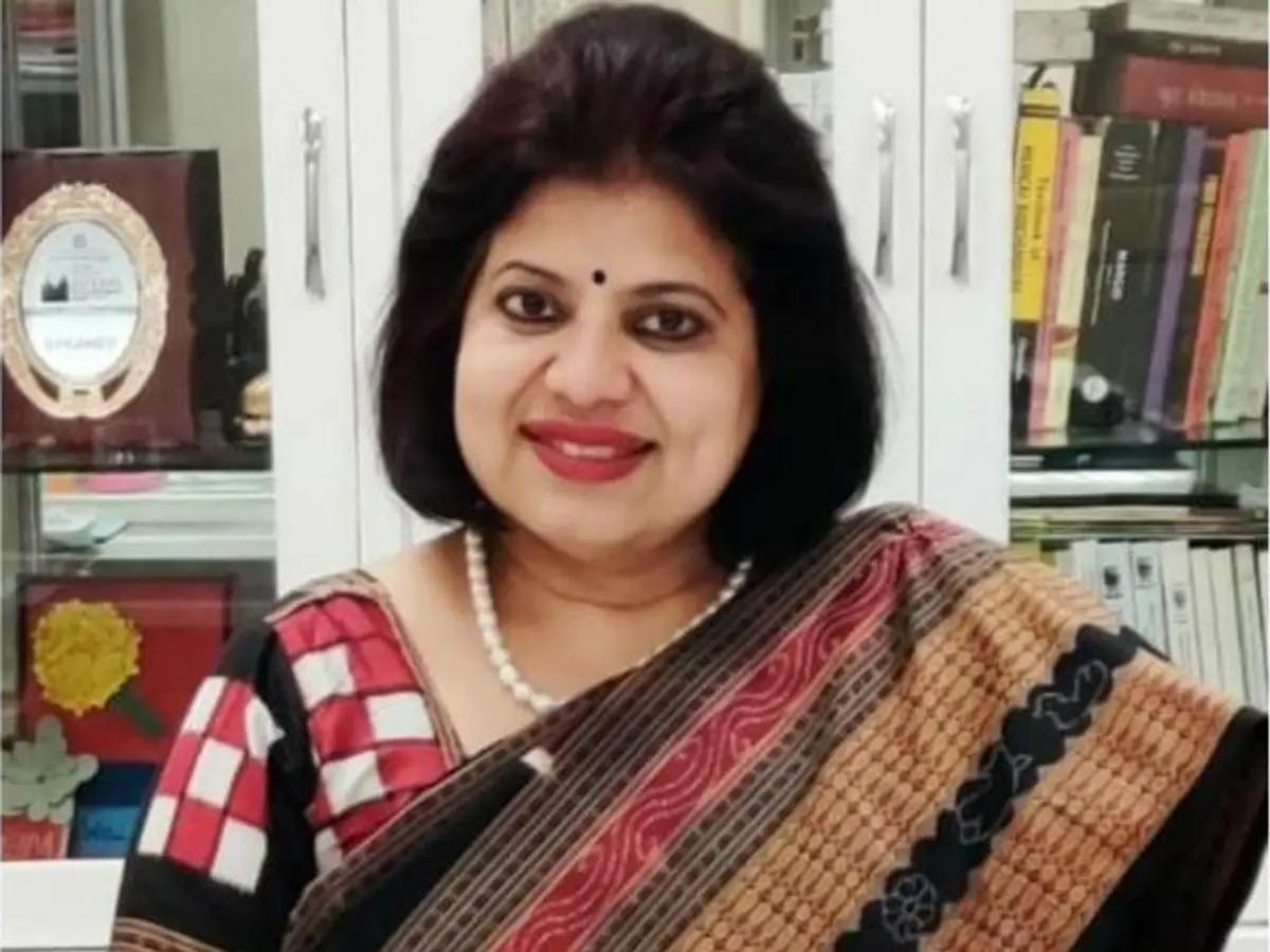 Udaipur: अब कुलगुरु के बैकग्राउंट और योग्यता पर सवाल, कल घंटों चैंबर में रखा था बंद Udaipur: अब कुलगुरु के बैकग्राउंट और योग्यता पर सवाल, कल घंटों चैंबर में रखा था बंद