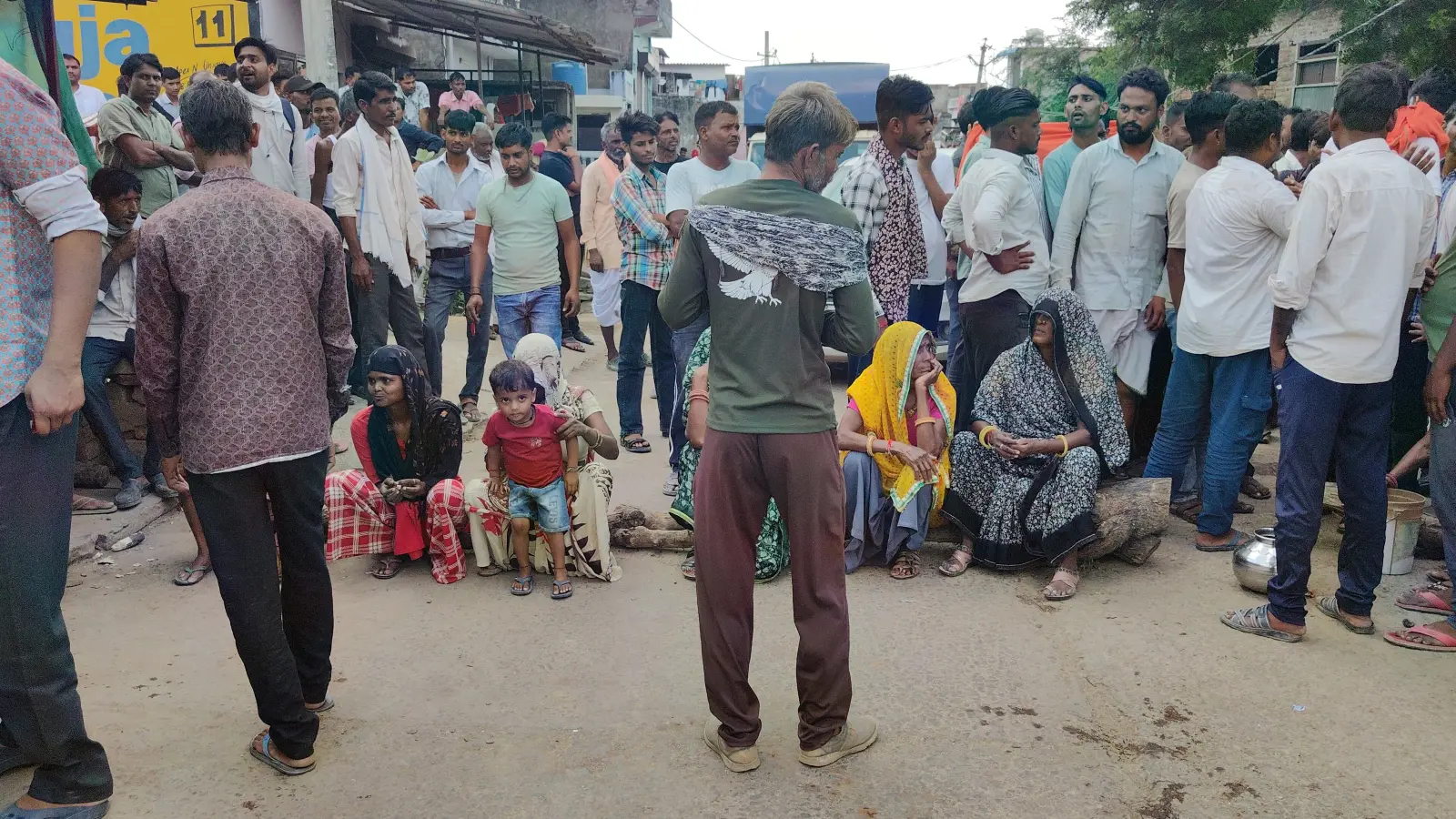 Sawai Madhopur: नलों से आ रहा गंदा पानी, गुस्से में महिलाओं ने किया हाईवे जाम