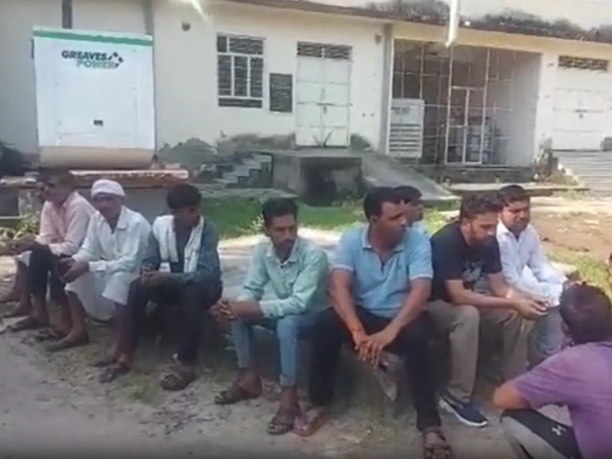 बनास नदी के तेज बहाव में बहा ट्रैक्टर, डूबने से ड्राइवर की मौत बनास नदी के तेज बहाव में बहा ट्रैक्टर, डूबने से ड्राइवर की मौत