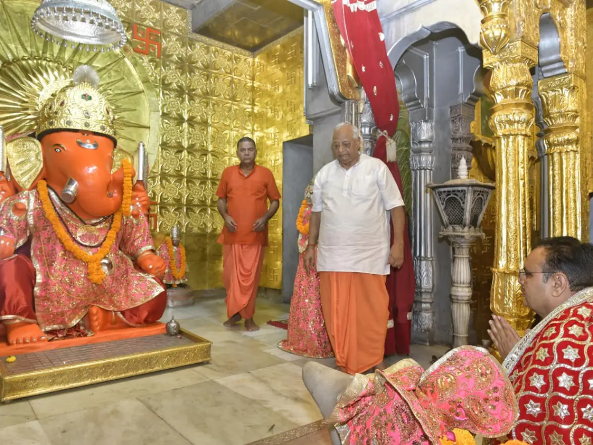 Rajasthan News Live:PM मोदी के जन्मदिन के अवसर पर CM भजनलाल शर्मा पहुंचे श्री मोती डूंगरी गणेश जी मंदिर, की पूजा-पाठ Rajasthan News Live:PM मोदी के जन्मदिन के अवसर पर CM भजनलाल शर्मा पहुंचे श्री मोती डूंगरी गणेश जी मंदिर, की पूजा-पाठ