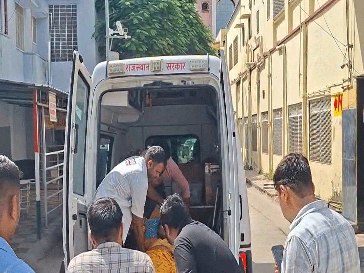 खेत में काम करते समय पत्नी से हुई लड़ाई तो पति ने दांतले से किया वार, फिर हो गया फरार खेत में काम करते समय पत्नी से हुई लड़ाई तो पति ने दांतले से किया वार, फिर हो गया फरार