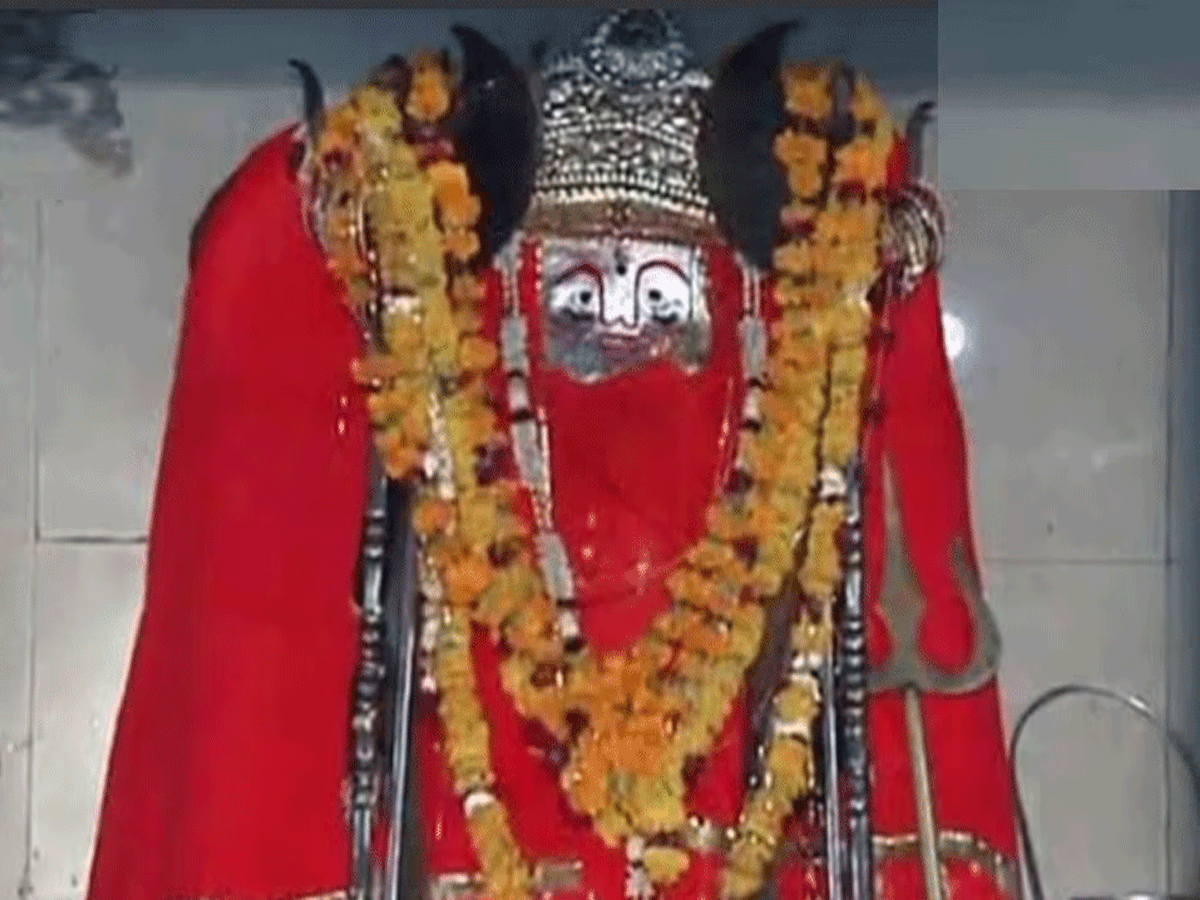 कोटा की दाढ़ देवी मंदिर में नवरात्र में चढ़ाएं 'आलता', धन-दौलत की होगी बरसात! कोटा की दाढ़ देवी मंदिर में नवरात्र में चढ़ाएं 'आलता', धन-दौलत की होगी बरसात!