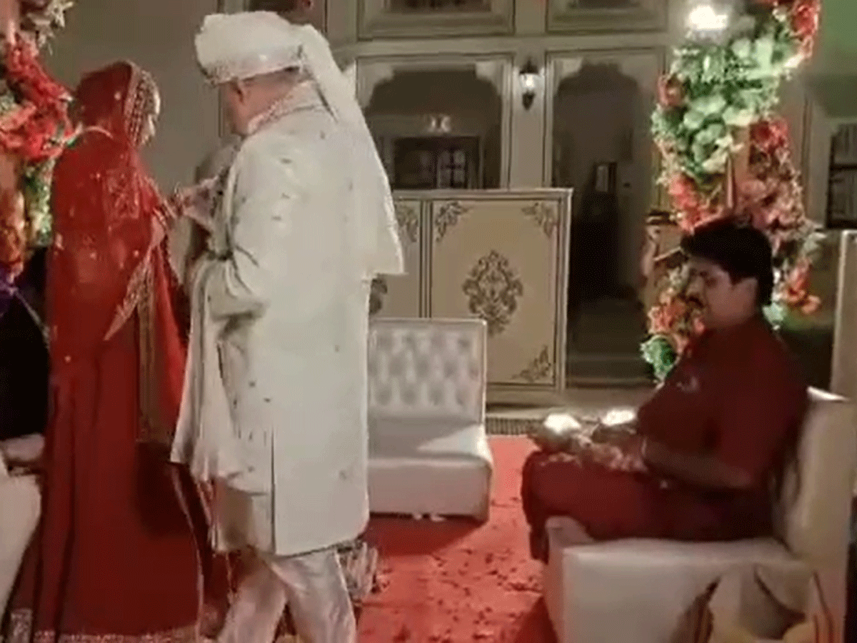 Ukraine couple India wedding