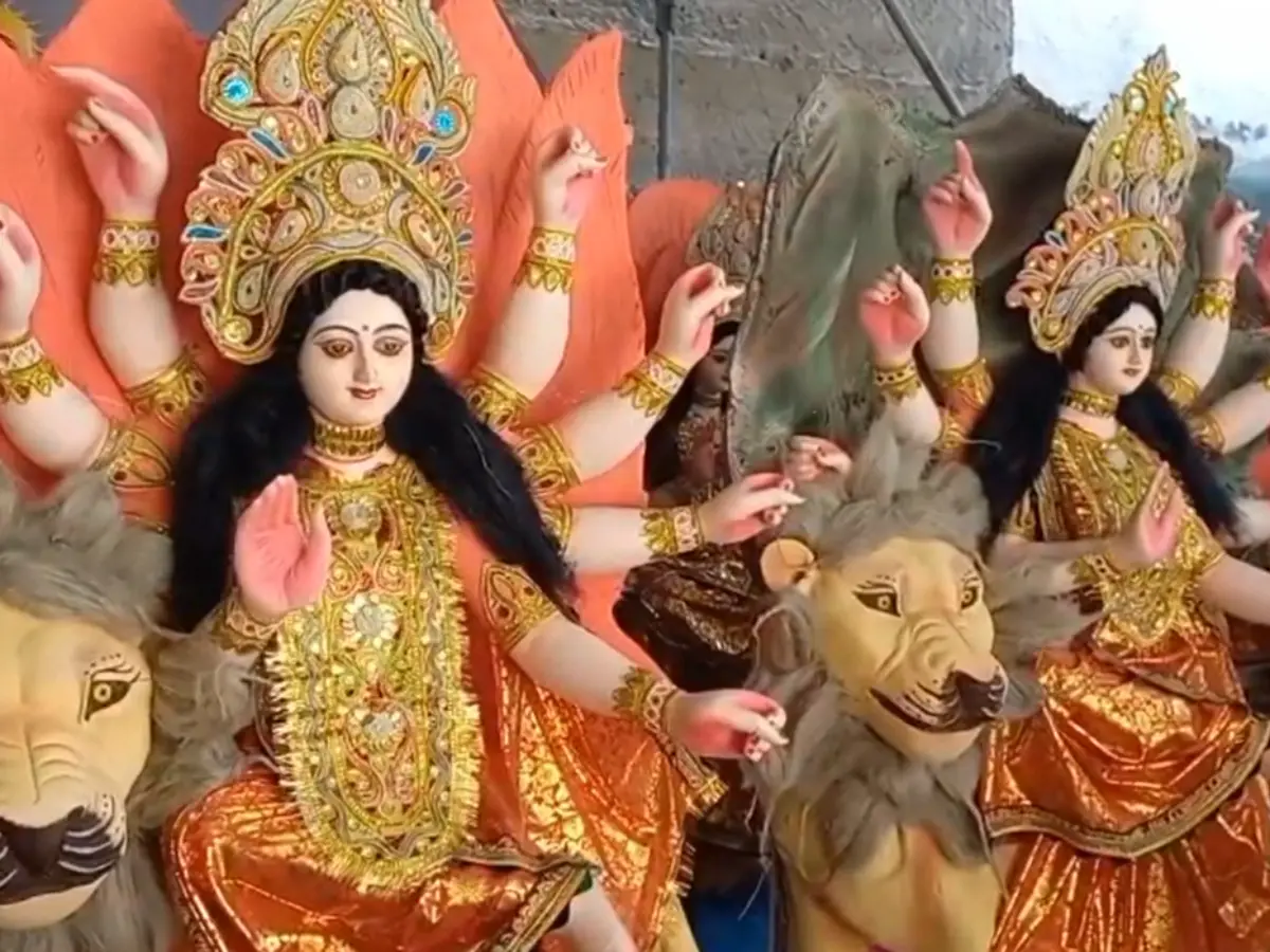 भव्य प्रतिमाएं
