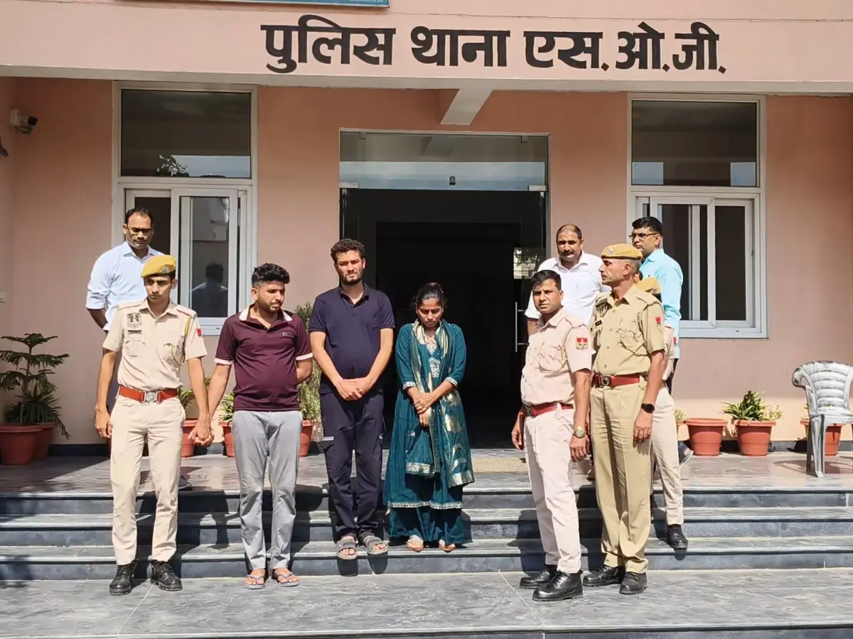 Jaipur: 12वीं फेल मास्टरमाइंड 'प्रिंस' ने लोगों से हड़पे करोड़ों रुपये, जानें पूरा मामला Jaipur: 12वीं फेल मास्टरमाइंड 'प्रिंस' ने लोगों से हड़पे करोड़ों रुपये, जानें पूरा मामला