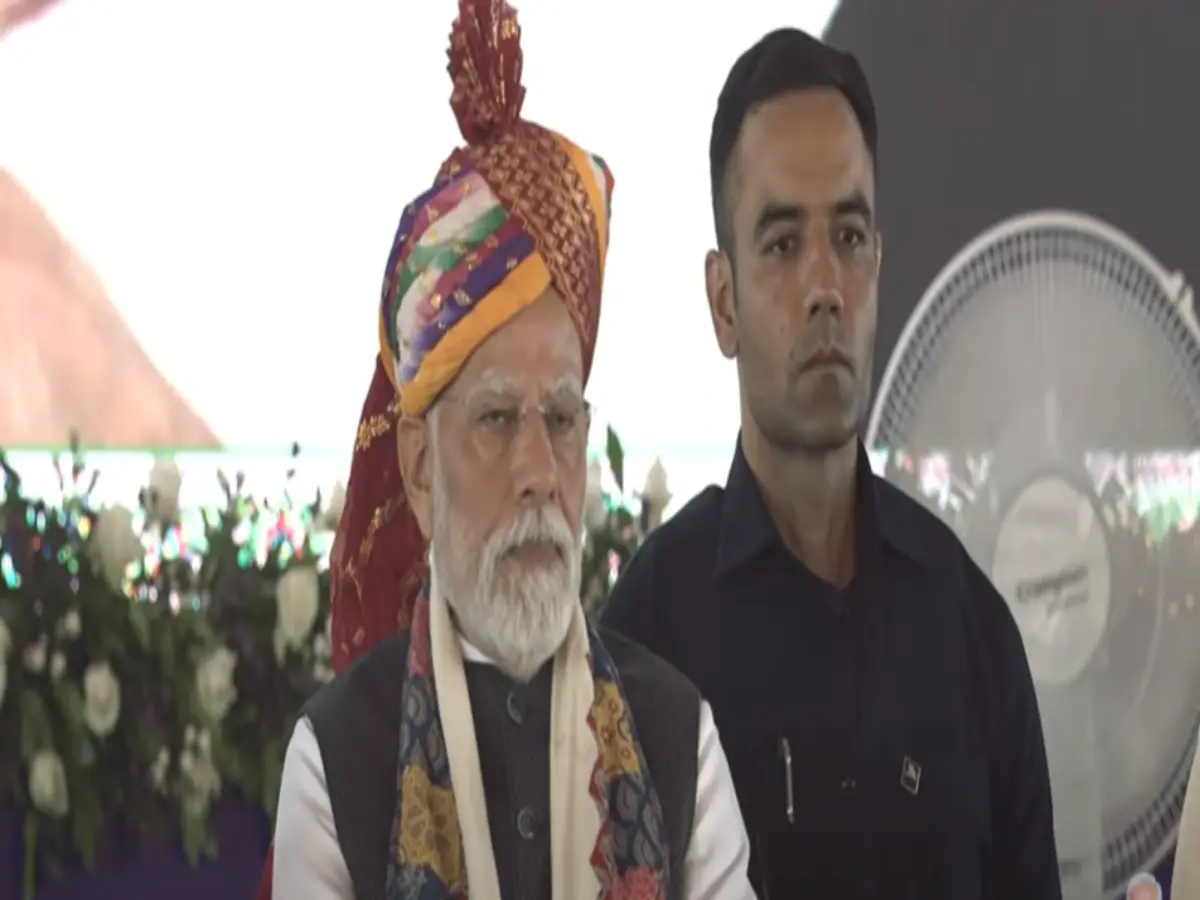 Rajasthan News Live: PM मोदी पहंचे बांसवाड़ा, मुख्यमंत्री भजनलाल शर्मा ने किया स्वागत Rajasthan News Live: PM मोदी पहंचे बांसवाड़ा, मुख्यमंत्री भजनलाल शर्मा ने किया स्वागत