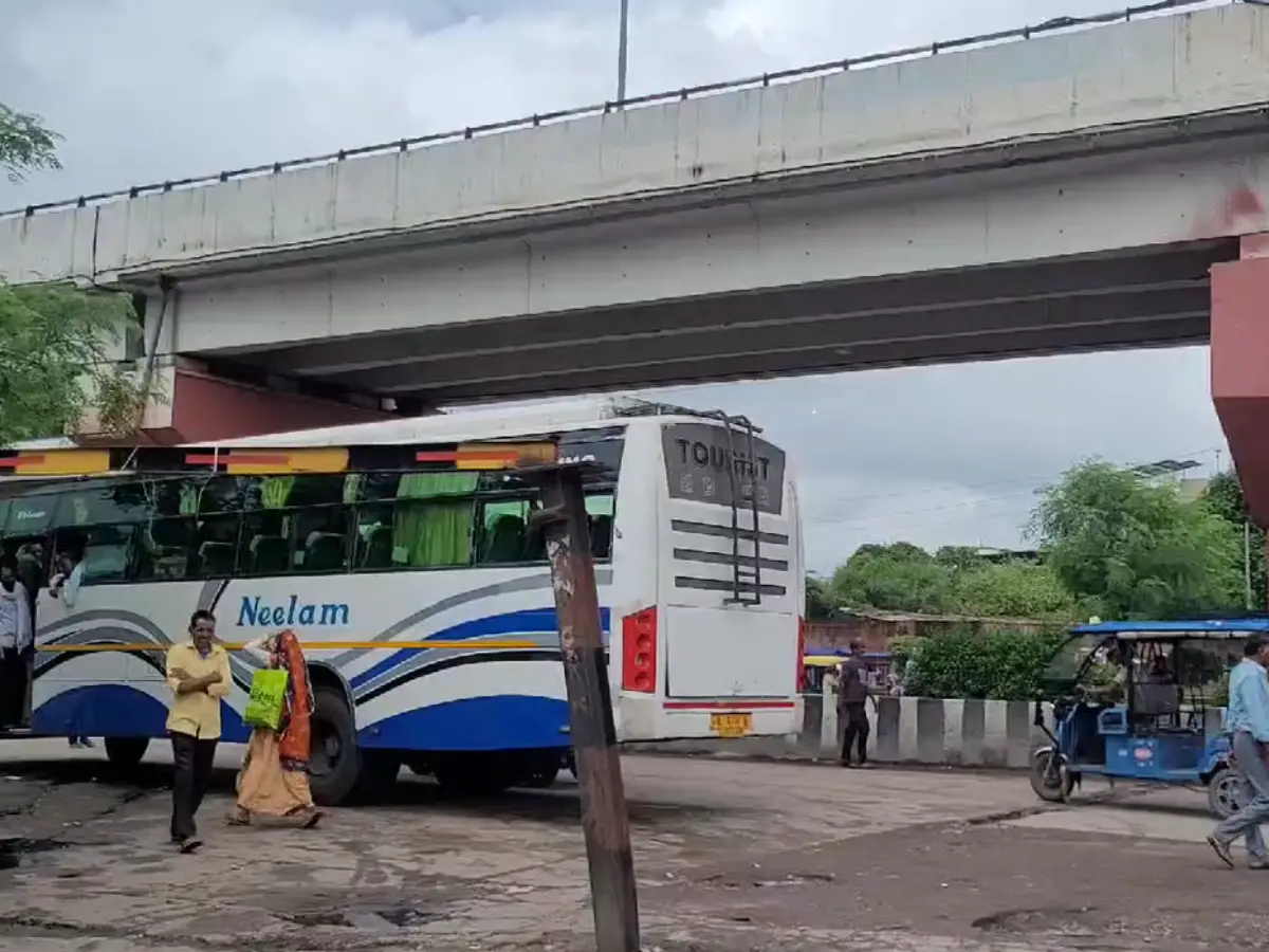 5.5 करोड़ में बना, फिर भी अधूरा! जयपुर का नया बस स्टैंड तीसरी बार लॉन्च होने को तैयार 5.5 करोड़ में बना, फिर भी अधूरा! जयपुर का नया बस स्टैंड तीसरी बार लॉन्च होने को तैयार