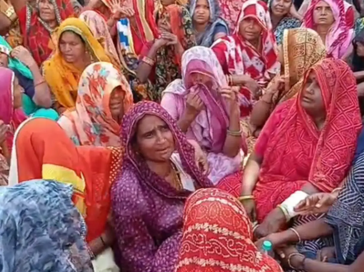 Ajmer: बच्चे के जन्म के बाद मां की हुई मौत, पूरे इलाके में छाया मातम Ajmer: बच्चे के जन्म के बाद मां की हुई मौत, पूरे इलाके में छाया मातम