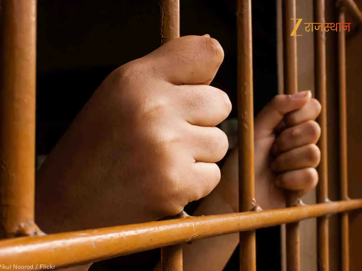 टोंक में नाबालिग छात्रा से छेड़छाड़, कोचिंग सेंटर पर हमले में दो आरोपी गिरफ्तार टोंक में नाबालिग छात्रा से छेड़छाड़, कोचिंग सेंटर पर हमले में दो आरोपी गिरफ्तार