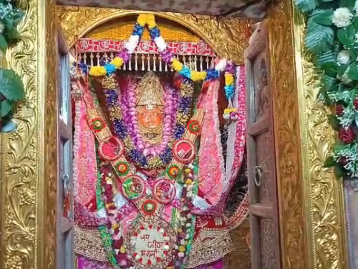 राजस्थान का वो मंदिर, जहां औरंगजेब ने जीवन भर जलाई अखंड ज्योत! राजस्थान का वो मंदिर, जहां औरंगजेब ने जीवन भर जलाई अखंड ज्योत!