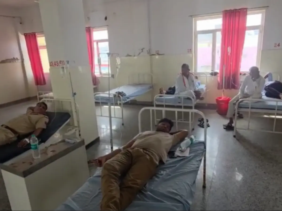 Dausa News: जांच के दौरान खूब खाई खीर ! 24 से ज्यादा पुलिसकर्मियों की बिगड़ी हालत, जानें मामला Dausa News: जांच के दौरान खूब खाई खीर ! 24 से ज्यादा पुलिसकर्मियों की बिगड़ी हालत, जानें मामला