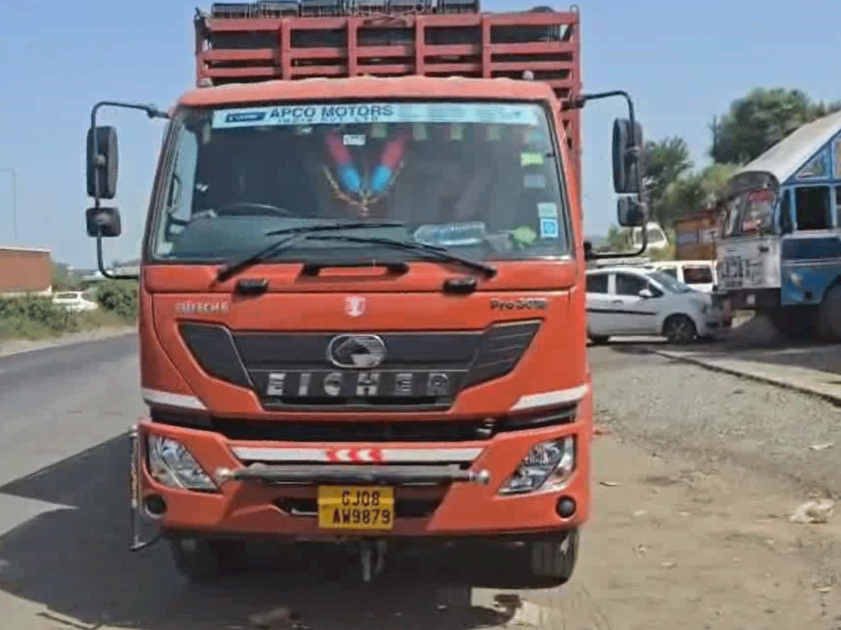 डूंगरपुर में बिछीवाड़ा पुलिस ने पकड़ा शराब से भरा ट्रक, 15 लाख की शराब के साथ चालक अरेस्ट डूंगरपुर में बिछीवाड़ा पुलिस ने पकड़ा शराब से भरा ट्रक, 15 लाख की शराब के साथ चालक अरेस्ट