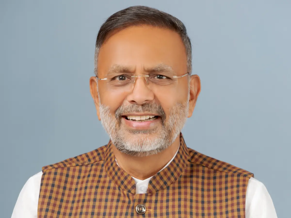 मंत्री हीरालाल नागर के काफिले के सामने आया 5 साल का बच्चा! हादसे में पांच लोग घायल मंत्री हीरालाल नागर के काफिले के सामने आया 5 साल का बच्चा! हादसे में पांच लोग घायल