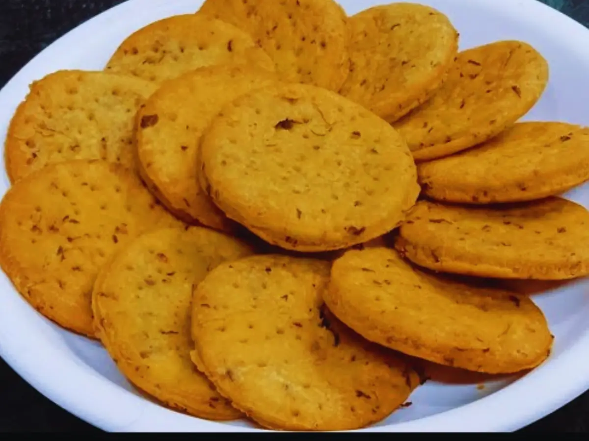 Rajasthani Mathri