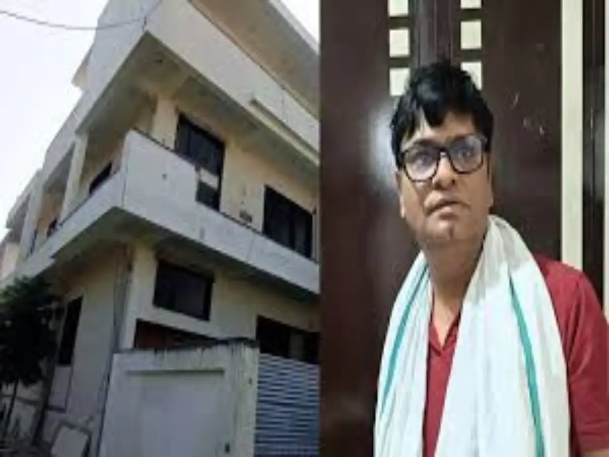 जयपुर में हड़कंप! ACB की सुबह-सुबह रेड, पंचायती राज विभाग का अफसर निकला करोड़ों का मालिक जयपुर में हड़कंप! ACB की सुबह-सुबह रेड, पंचायती राज विभाग का अफसर निकला करोड़ों का मालिक