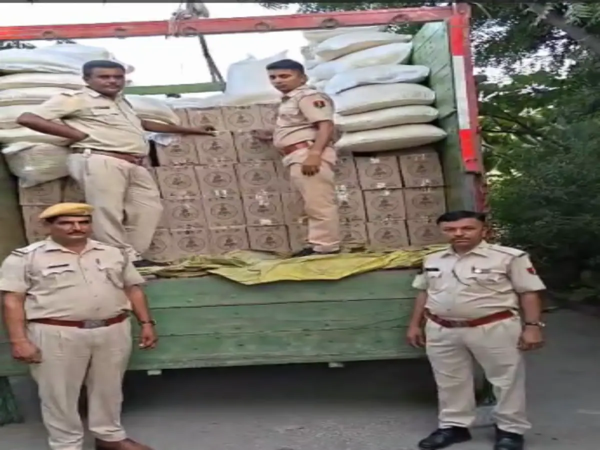 दिवाली से पहले राजस्थान-गुजरात बॉर्डर पर चावल के कट्टों में पकड़ी गई करोड़ों की अवैध शराब! दिवाली से पहले राजस्थान-गुजरात बॉर्डर पर चावल के कट्टों में पकड़ी गई करोड़ों की अवैध शराब!