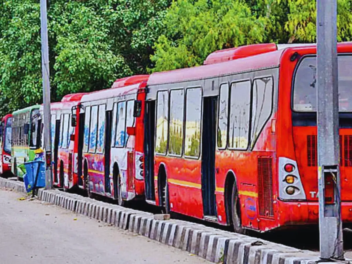 जयपुर की सड़कों पर दौड़ रही मौत! तारों का जाल दे रहा हादसों को दावत