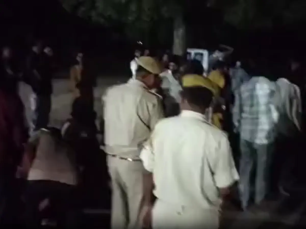 मां के सामने 2 जवान बेटों ने तड़प-तड़पकर तोड़ा दम! जिंदगी-मौत से जूझ रही है मां, जानें पूरी घटना