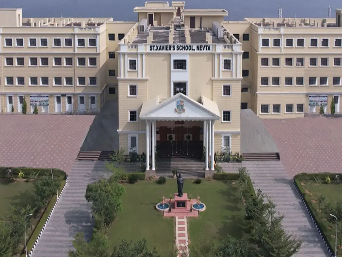 दिवाली से पहले जयपुर में दहशत! सेंट जेवियर्स स्कूल को मिली बम से उड़ाने की धमकी दिवाली से पहले जयपुर में दहशत! सेंट जेवियर्स स्कूल को मिली बम से उड़ाने की धमकी