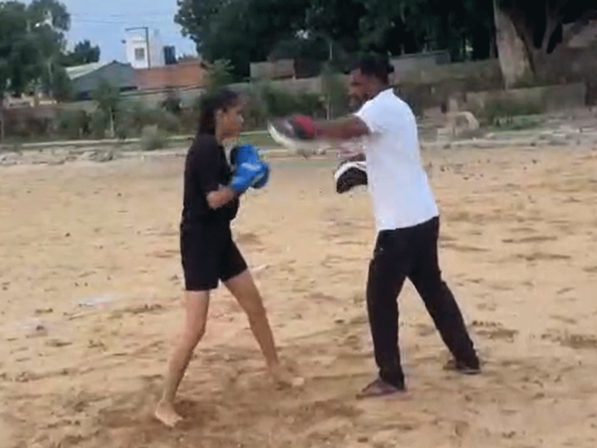 जालौर में सफाईकर्मी की बेटी हर्षिता ने रचा इतिहास! अब करेगी एशियन यूथ गेम्स में भारत का प्रतिनिधित्व