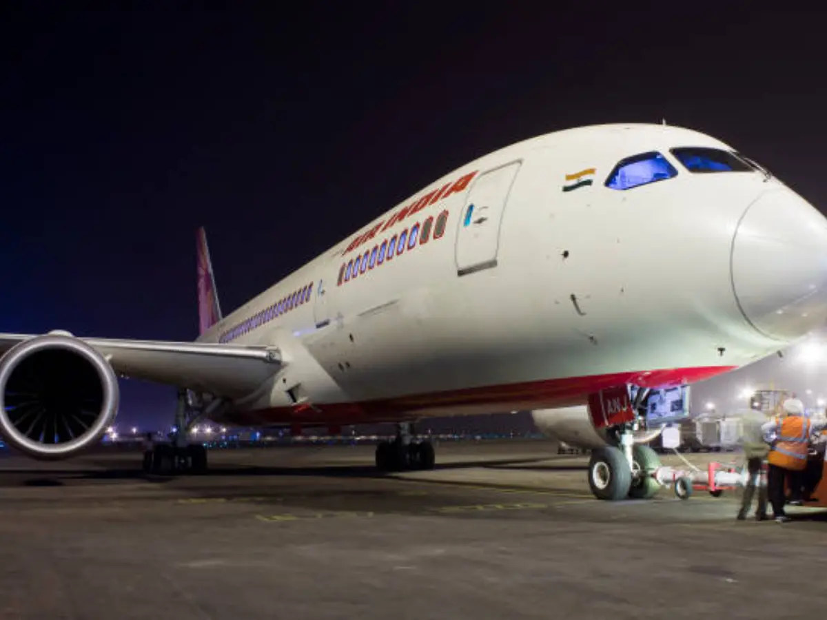 Jaipur News: जयपुर एयरपोर्ट पर तकनीकी खराबी से हड़कंप, फ्लाइट IX 1191 रनवे से लौटी