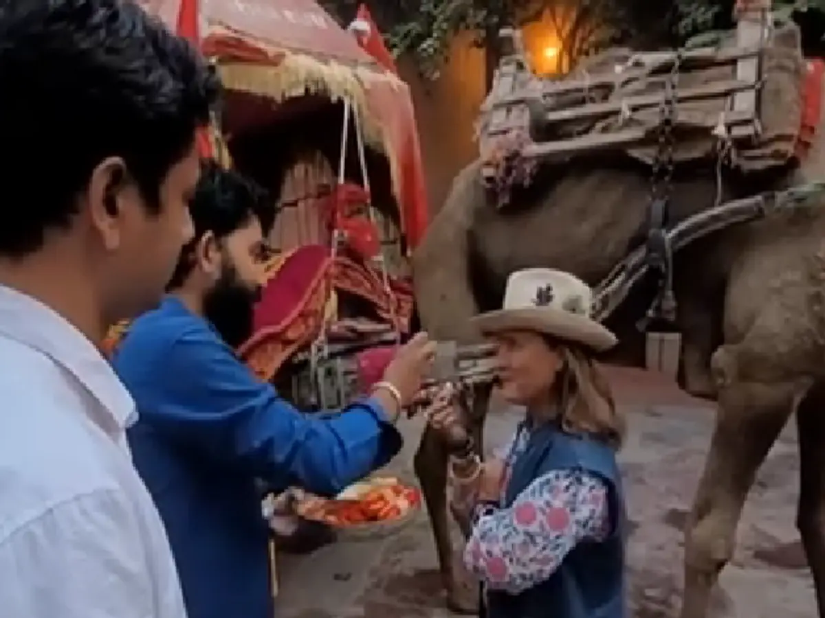 स्पेन से मोनिका आई राजस्थान, ऊंट गाड़ी से 25 दिन का सफर कर पहुंचीं बीकानेर!