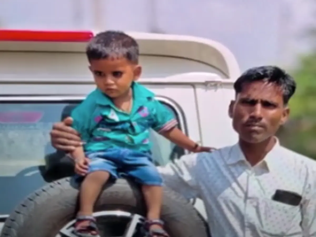 अलवर में थार और बाइक में भीषण टक्कर, दो बच्चों समेत पिता की मौत