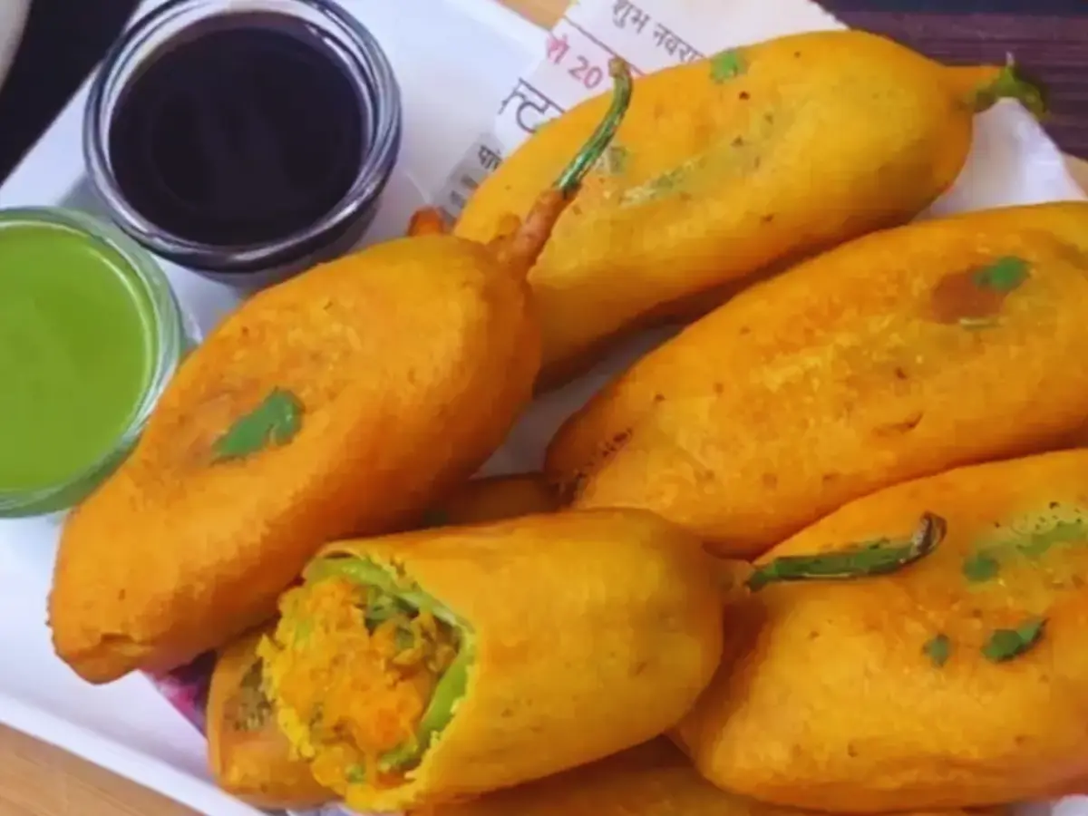 Rajasthani Mirchi Vada