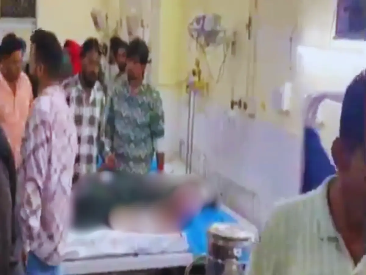 बारां में दिनदहाड़े हिस्ट्रीशीटर शाहरुख की हत्या, गोली मारने के बाद चाकू से... बारां में दिनदहाड़े हिस्ट्रीशीटर शाहरुख की हत्या, गोली मारने के बाद चाकू से...