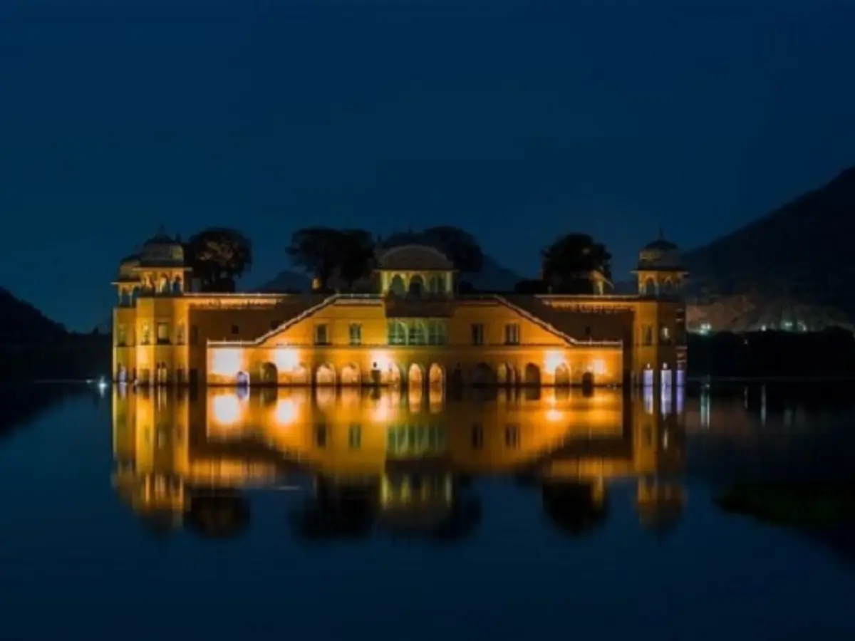 राजस्थान को वो डूबा हुआ महल, जहां आज भी सुनाई पड़ती है कई आवजें!