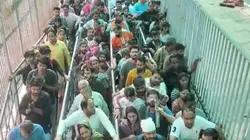 खाटू श्याम दरबार में उमड़ा श्रद्धा का सैलाब, 14 लाइनों नंगे पांव खड़े रहकर भक्तों ने बाबा के किए दर्शन