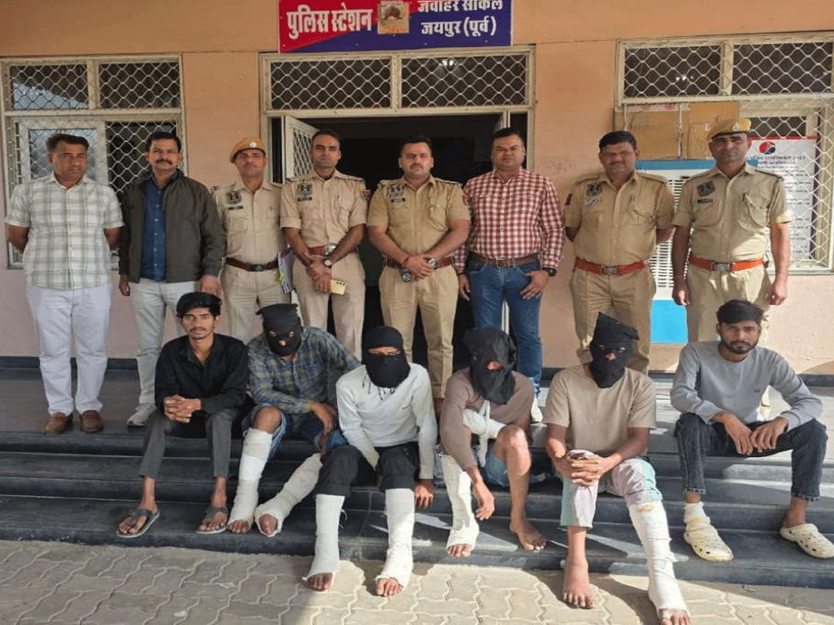 कार लूटपाट गैंग का खुलासा, पुलिस से बचने के लिए भागने पर 6 बदमाशों के टूटे हाथ-पैर