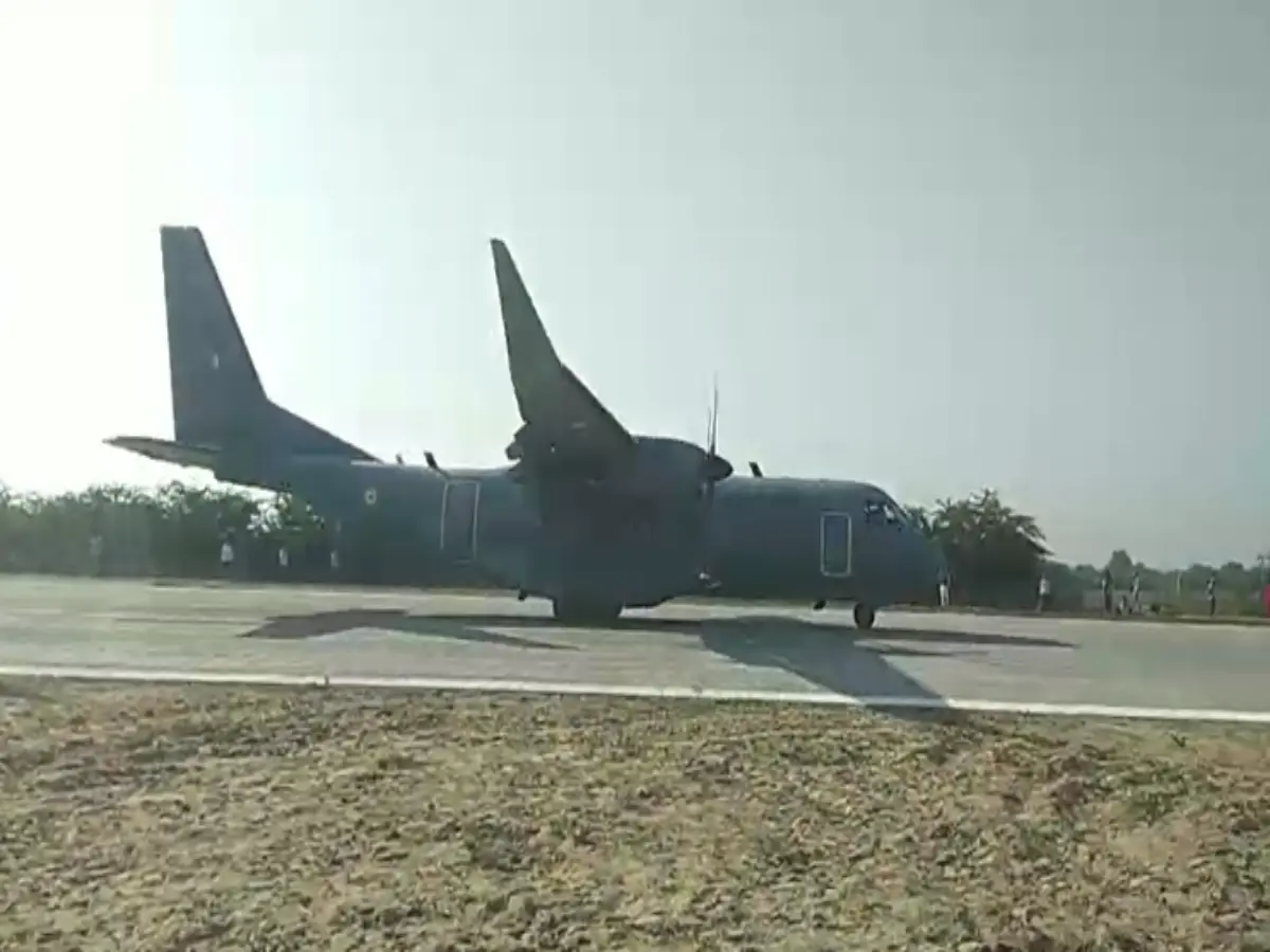 राजस्थान का वो सड़क, जहां सिर्फ गाड़ियां चलती नहीं बल्कि फाइटर प्लेन भी भरते हैं उड़ान!