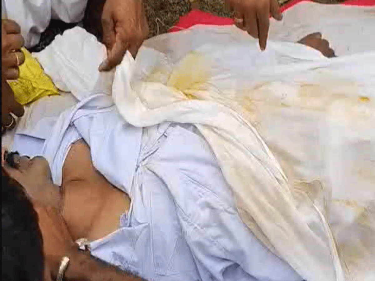 संपत्ति की खातिर 9 लोगों पर शख्स की हत्या का केस दर्ज, बीवी बोली- गला घोंटकर मारा गया उन्हें संपत्ति की खातिर 9 लोगों पर शख्स की हत्या का केस दर्ज, बीवी बोली- गला घोंटकर मारा गया उन्हें