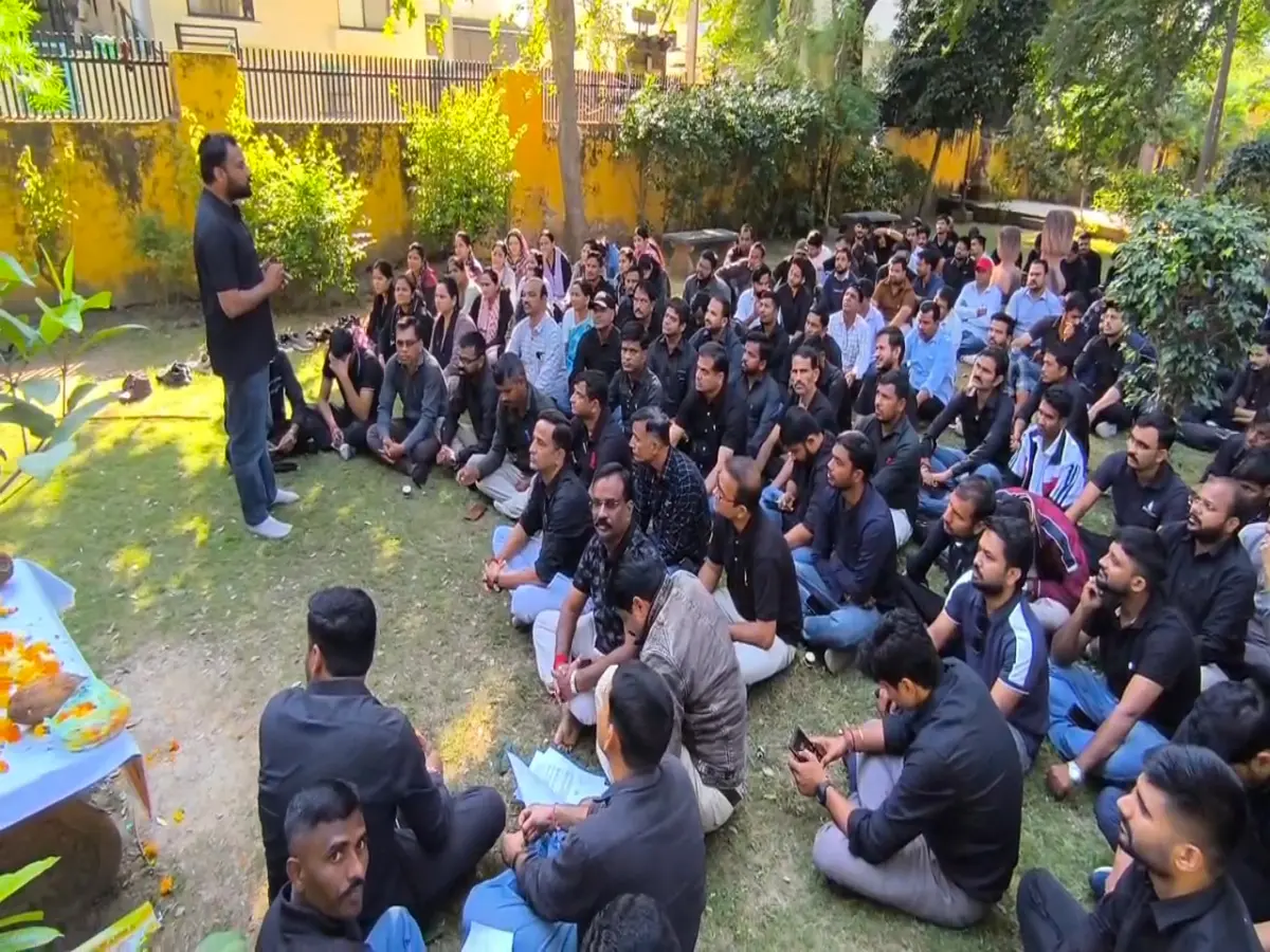 काला शर्ट पहन सड़क पर उतरे VDO, भीलवाड़ा–केकड़ी की दो मौतों ने हिला दिया राजस्थान!