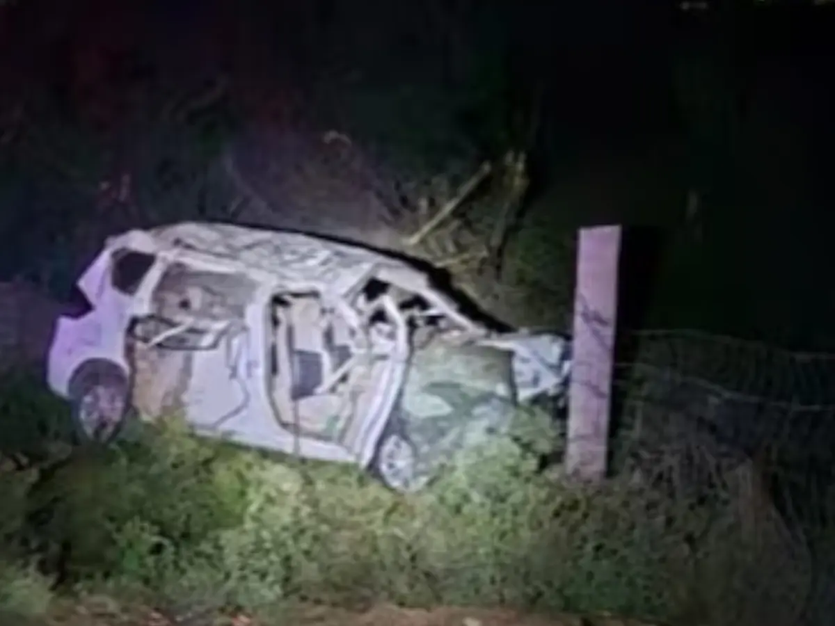 जोधपुर-नागौर रोड पर ऐसा हादसा कि मच गई चीख पुकार, खाई में जा गिरी तेज रफ़्तार कार, 3 की मौत कई घायल