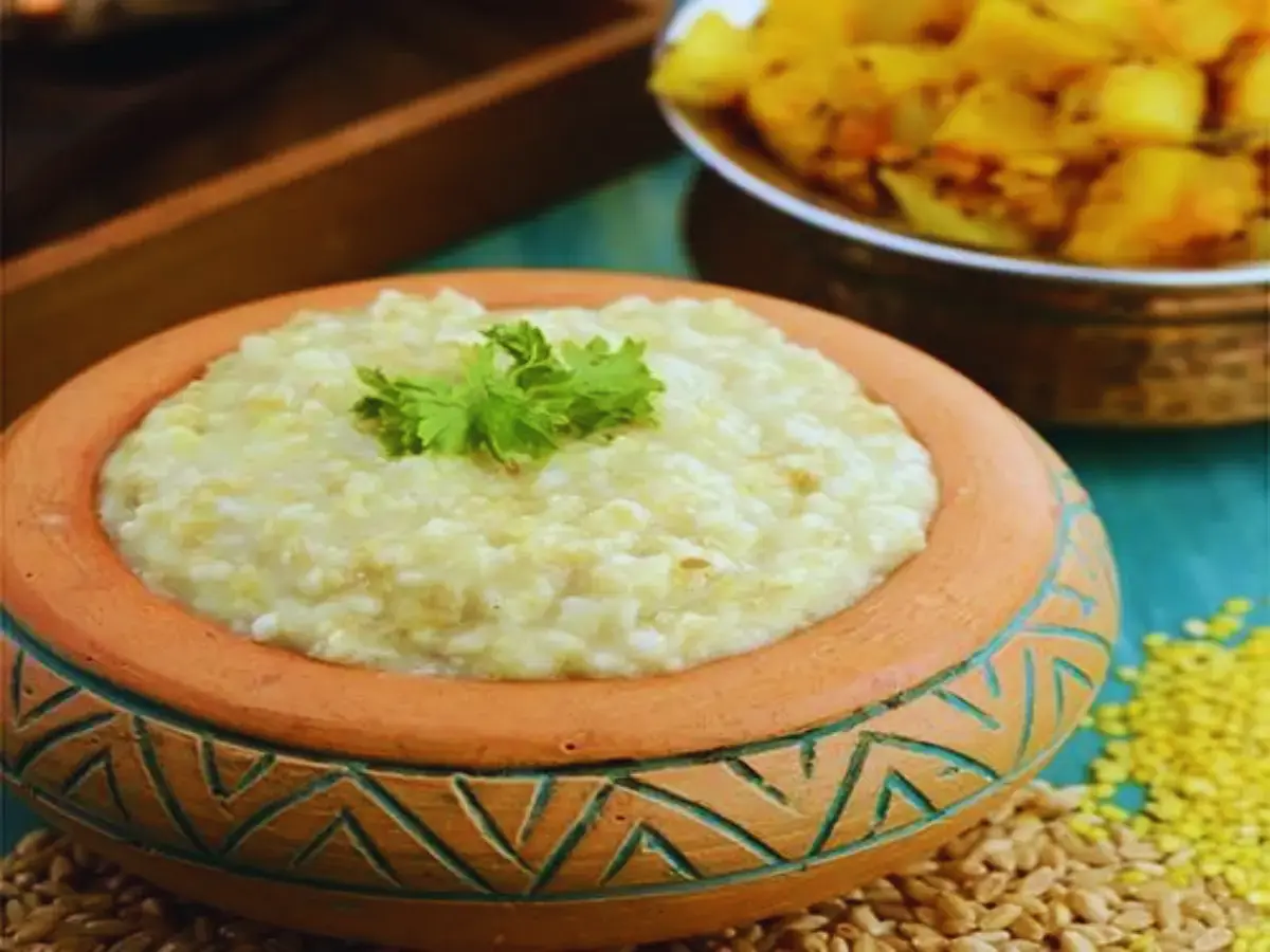 सर्दियों में गेहूं की खिचड़ी ट्राई किया क्या? स्वाद ऐसा जो छोड़ जाए यादगार पल!