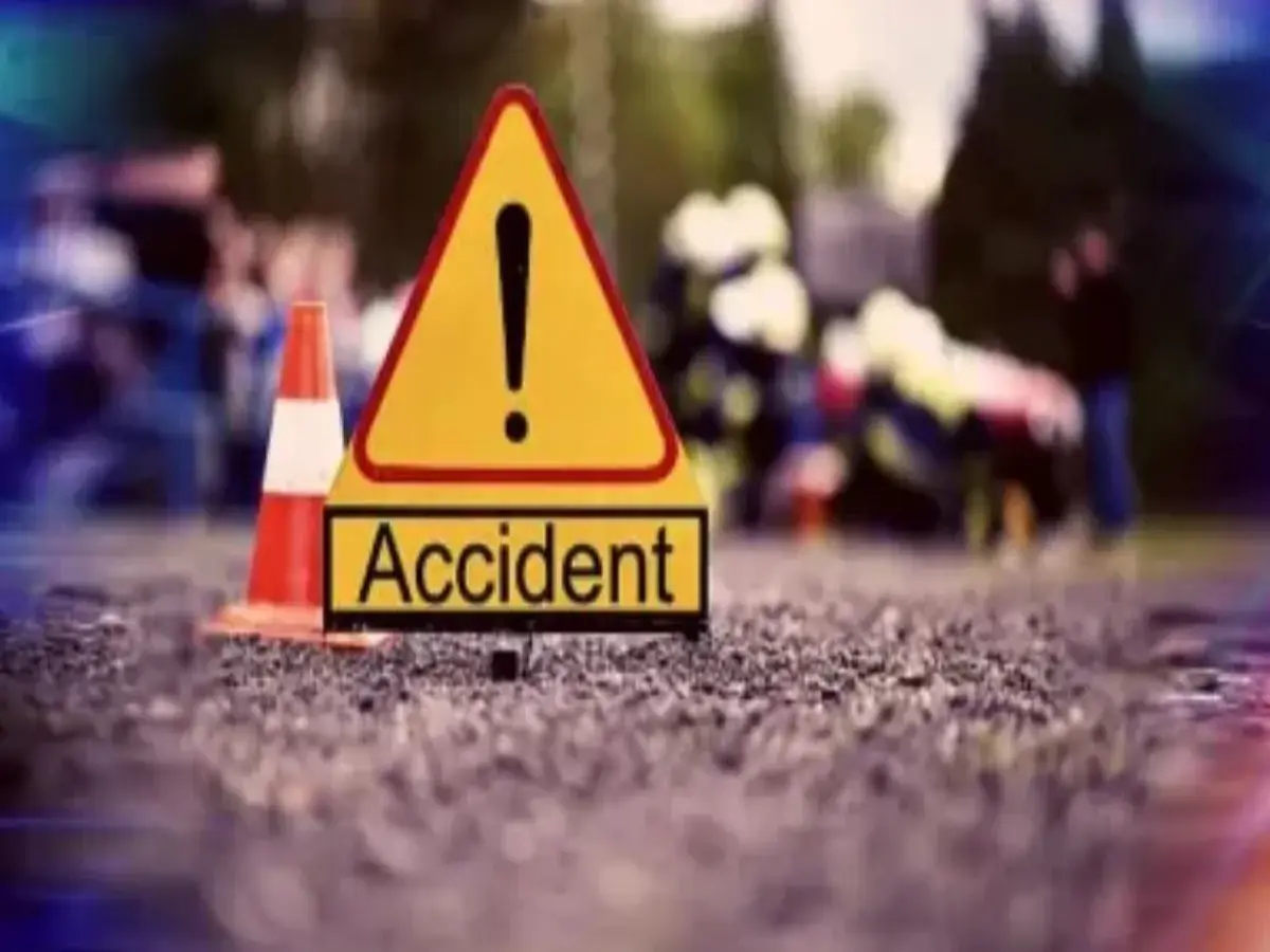 अलवर में नगर निगम की गाड़ी ने पैदल जा रहे भाई-बहन को रौंदा, युवक की मौत
