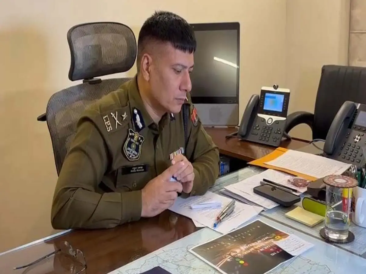 IPS Rahul Prakash : डीग को जामताड़ा बनने से बचाने वाले IPS अधिकारी, जिनके नाम से कांपते हैं साइबर क्रिमिनल IPS Rahul Prakash : डीग को जामताड़ा बनने से बचाने वाले IPS अधिकारी, जिनके नाम से कांपते हैं साइबर क्रिमिनल