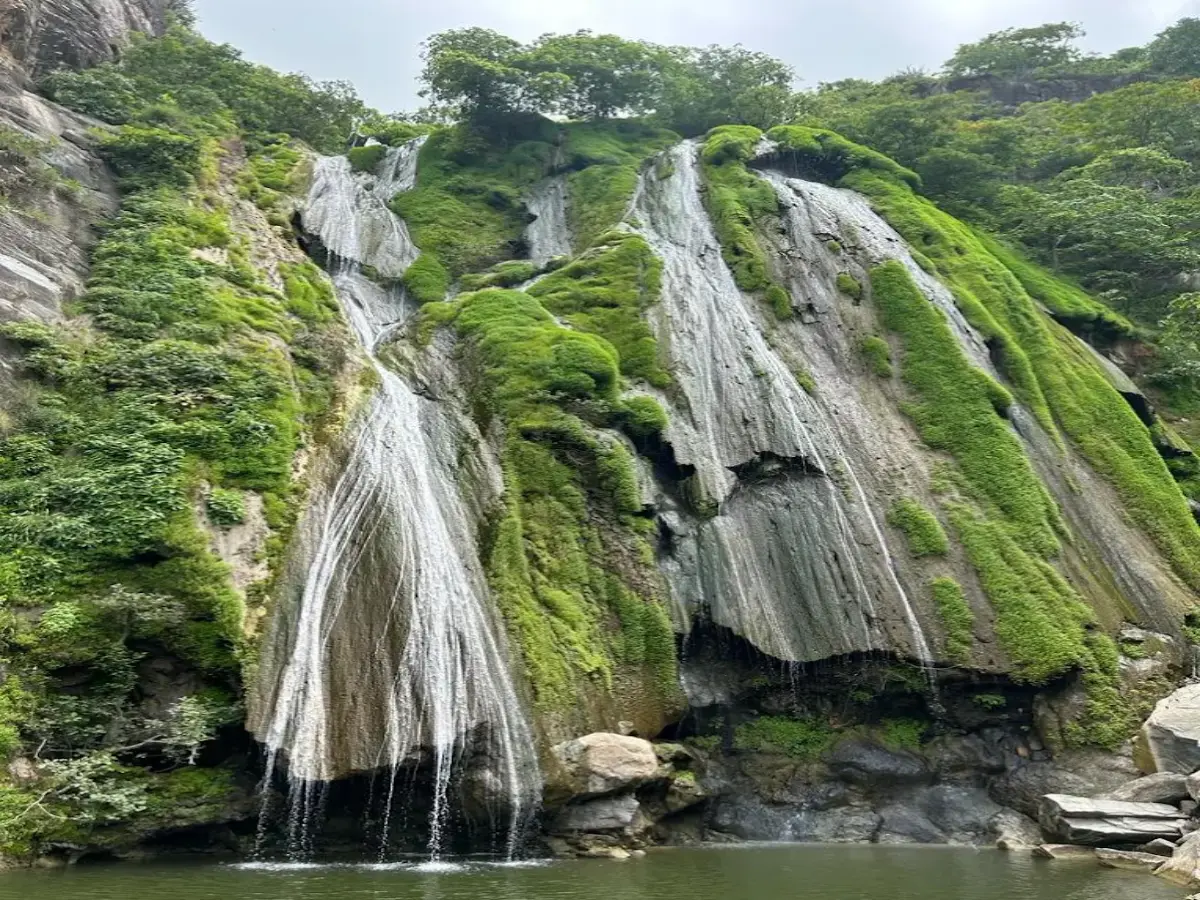 राजस्थान के किस जिले में है यहां का सबसे ऊंचा झरना? दूध की नदी जैसा होता है नजारा!