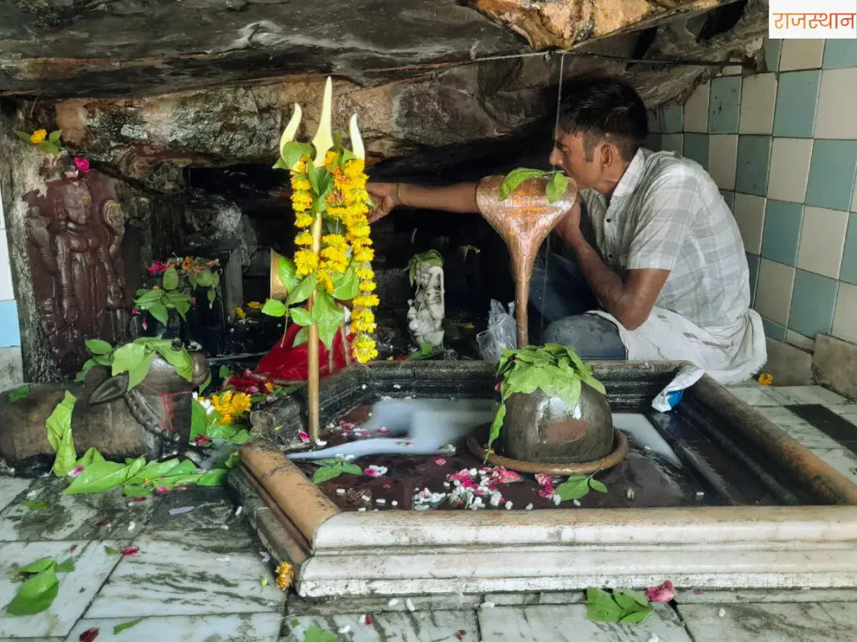 शिवरात्रि पर लाखों की भीड़! आखिर क्यों इतना खास है राजस्थान का अमरेश्वर महादेव मंदिर? शिवरात्रि पर लाखों की भीड़! आखिर क्यों इतना खास है राजस्थान का अमरेश्वर महादेव मंदिर?