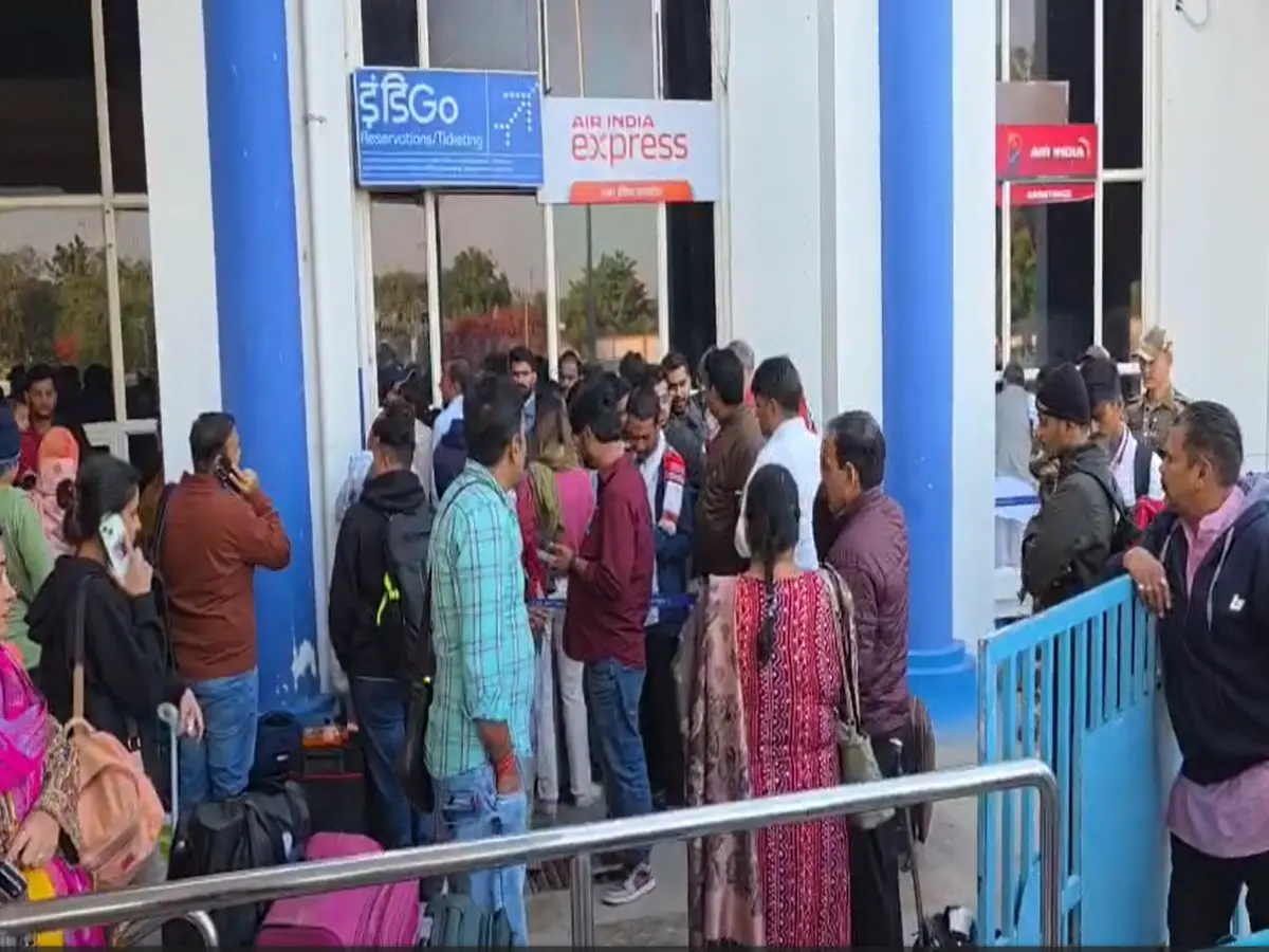 इंडिगो की बड़ी गड़बड़ी! मुंबई-दिल्ली जाने वालों को लगा झटका, 25 हजार तक पहुंचा किराया, जयपुर-उदयपुर-जोधपुर मिलाकर इंडिगो की 33 फ्लाइट रद्द