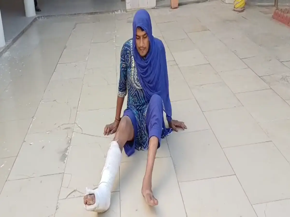 महिला के कपड़े पहन पत्नी से आया था मिलने, पुलिस ने वहीं धर-दबोचा, लग्जरी कारों को आग लगाने के लिए था वॉन्टेड