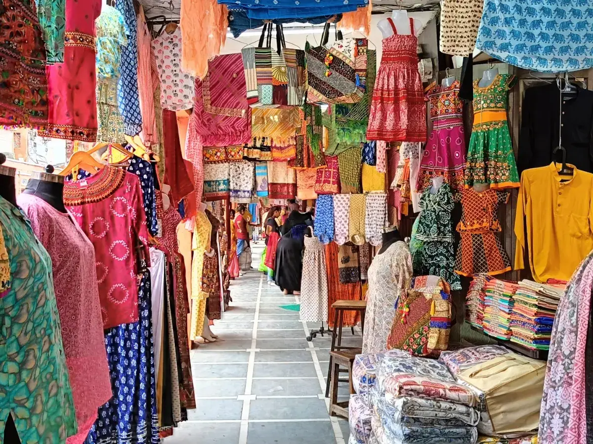 राजस्थान के इन सोम बाजारों में मिल रहा है सस्ता सामान, 50 रुपये से यहां कर सकते हैं शॉपिंग!
