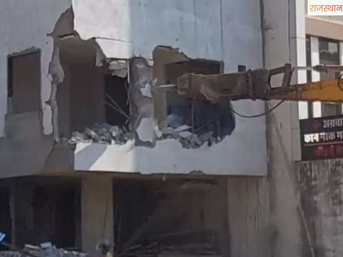 Jaipur l Hotel Demolition