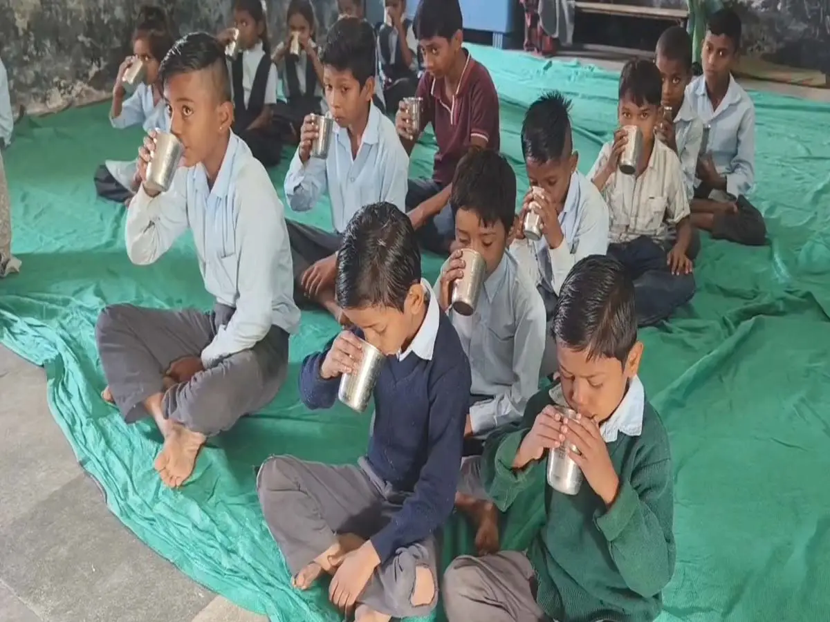 आदिवासी इलाके में 2 महीने से 9 ब्लॉक में बाल गोपाल योजना ठप्प, बच्चों को नहीं मिल रहा दूध