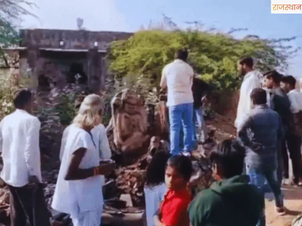 कोटा में 300 साल पुराने तने से निकली हनुमान जी की दिव्य मूर्ति, देखें फोटोज