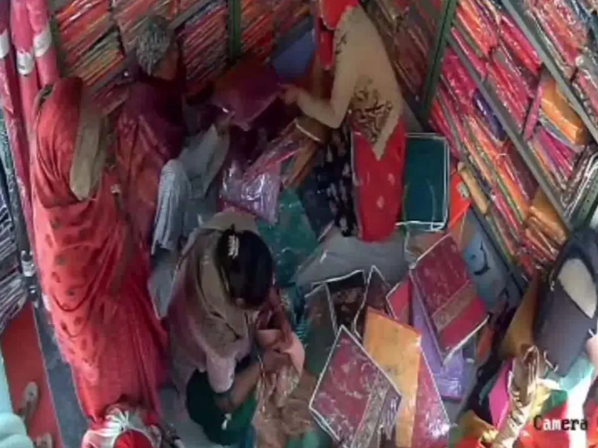 झुंझुनुं में बावरिया गैंग की शातिर महिलाएं, पलक झपकते ही साड़ी चोरी