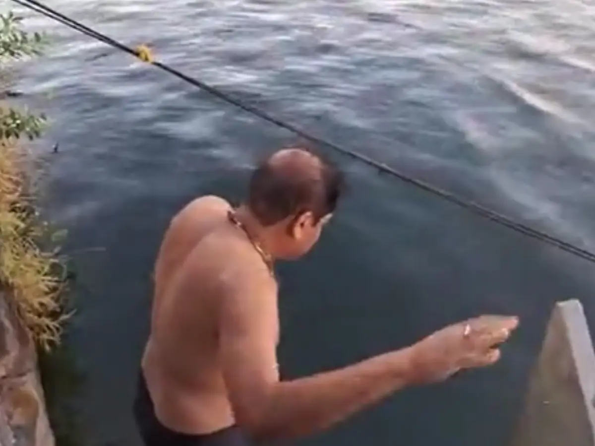 Do You know: सुन्न कर देने वाली सर्दी में भी उदयपुर वासी क्यों लगाते हैं जमा देने वाली झील में डुबकी, जानते हैं आप?